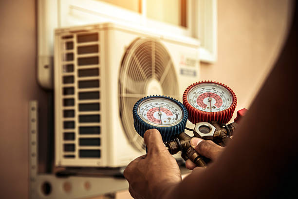 Professional Hvac technician working in West Hollywood, CA